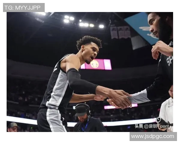 勇士队格林预测马刺队的维克托·文班亚马,将获得罕见的MVP称号 勇士队格林预测马刺队的维克托·文班亚马,将获得罕见的MVP称号