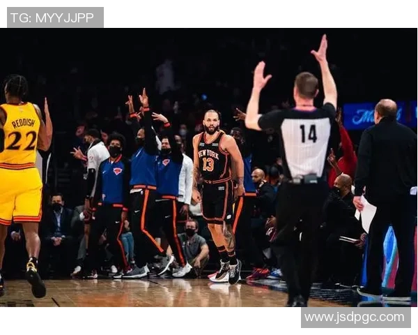 兰德尔反省惨败：防守崩溃 对手下半场狂飙近百分